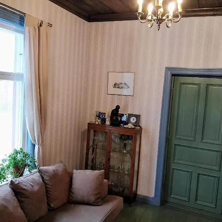 Mansion House Makkyla - Entire Building